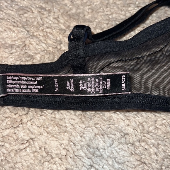 ISO!!!!!!!!!! Victoria’s Secret bombshell plunge size 34B bra with lace accents - Picture 5 of 6